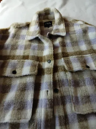 Chaquetón Zara juvenil cuadros beige y verde