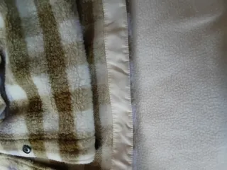 Chaquetón Zara juvenil cuadros beige y verde