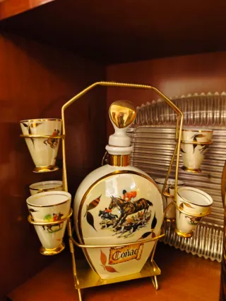 Liquore di porcellana e metallo