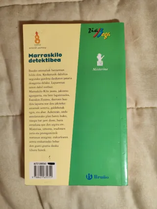 Marraskilo detektibea (Ziaboga) (Basque Edition)