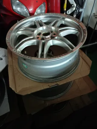 Juego de 2 Llantas Momo Corse