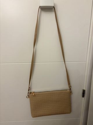 Bolso de mano beige sin estrenar