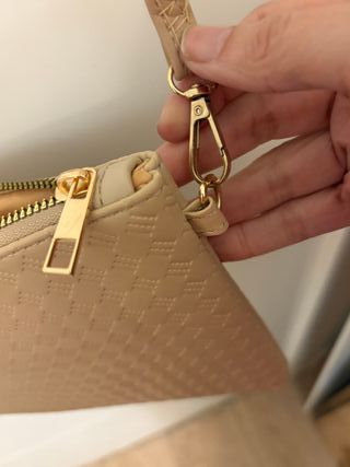 Bolso de mano beige sin estrenar