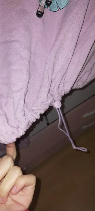 Sudadera Bershka Supernenas rosa crop top