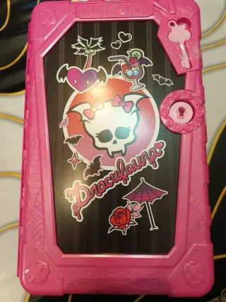 Draculaura Monster High Skulltimate Secrets