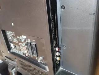 LOTE DE DOS TELEVISORES