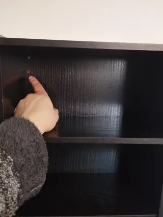 Escritorio de madera con silla