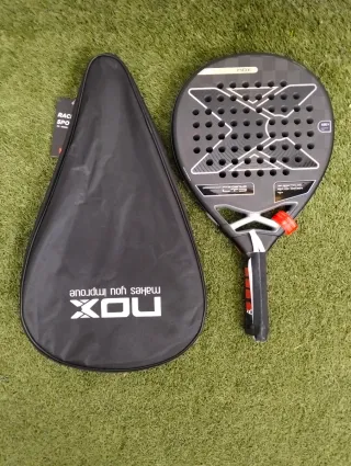 Pala Pádel Nox - AT10 18k AT2 LTD 2024