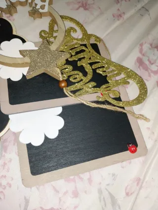 Materiale per creativi: lavagne e decorazioni