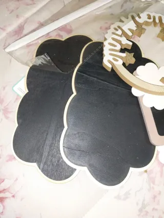 Materiale per creativi: lavagne e decorazioni