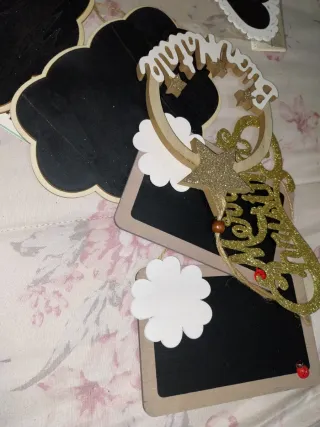 Materiale per creativi: lavagne e decorazioni