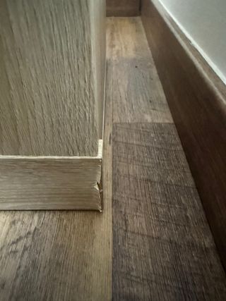 Mesitas de noche y cabecero.