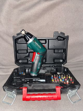 Taladro Parkside con maletín y puntas
