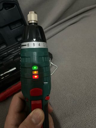 Taladro Parkside con maletín y puntas