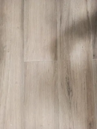 Suelo porcelánico imitación madera