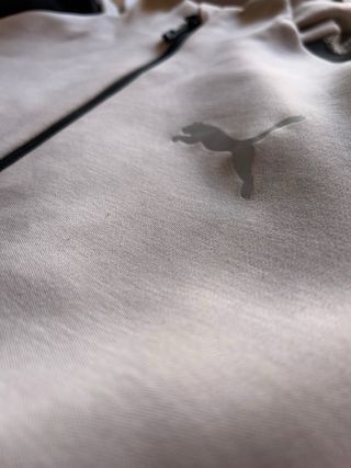 Chaqueta Puma Gris y Negra con Capucha