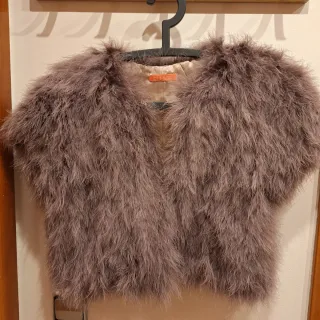 Bolero de plumas talla única color topo