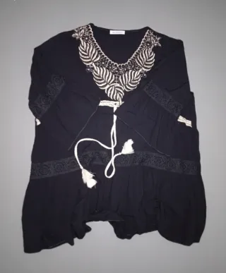 Top negro bordado talla única