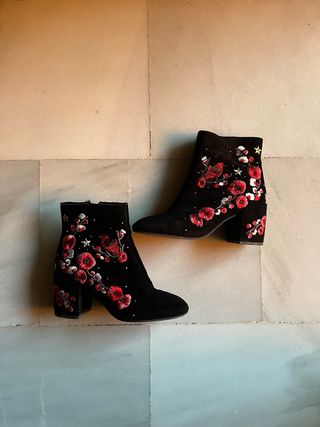 Botines Stradivarius bordados