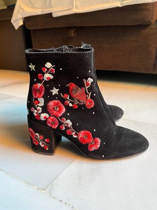 Botines Stradivarius bordados