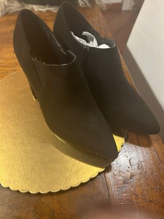 Stivaletti finto camoscio neri nuovi