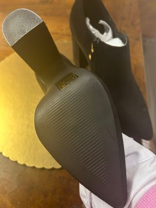 Stivaletti finto camoscio neri nuovi