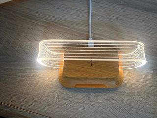 Lámpara Carga Madera Acrílico