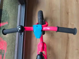 Bici sin pedales Specialized rosa