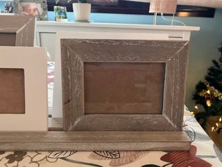 Portaretratos de madera y blanco