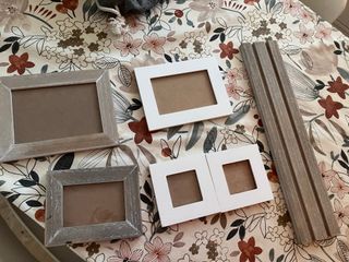 Portaretratos de madera y blanco