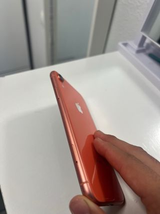 iPhone XR Coral 64GB - 79% salud