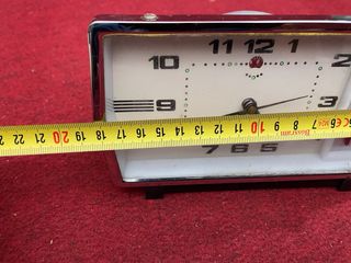 Vintage reloj despertador de cuerda con termómetro