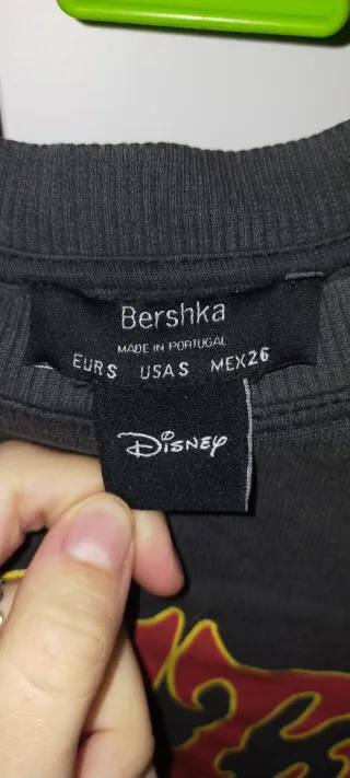 Bershka x Disney Sudadera Crop Stitch Guitarra