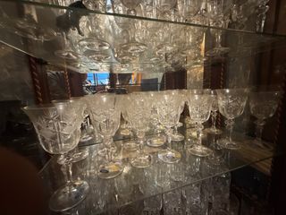 Mueble vitrina cristaleria artesanal