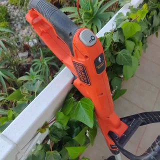 Desbrozadora Eléctrica Black+Decker