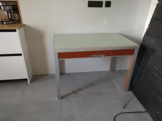 Mesa extensible cocina cristal y madera