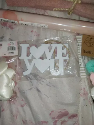 Materiale vario per creativi