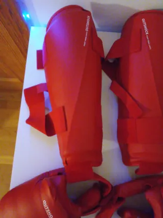 Espinilleras Muay Thai Rojas