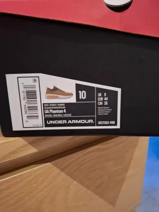 Zapatillas Under Armour Beige/Marrón.