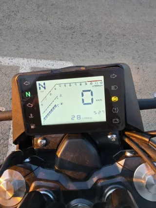 Moto Zontes GK125 Negra Naranja