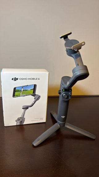 DJI Osmo Mobile 6 Gimbal per smartphone