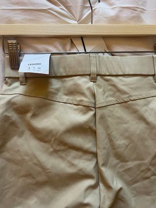 Pantalones Zara encerados beige