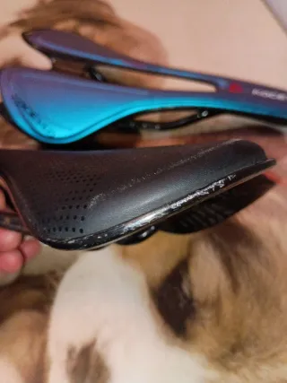 Sillín RYET Fibra Carbono Acolchado ligero