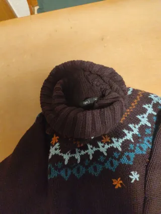 Jersey de cuello alto con estampado