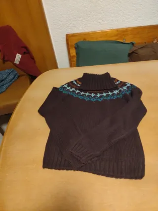 Jersey de cuello alto con estampado