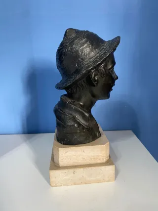 Busto Bambino Bronzo con Cappello
