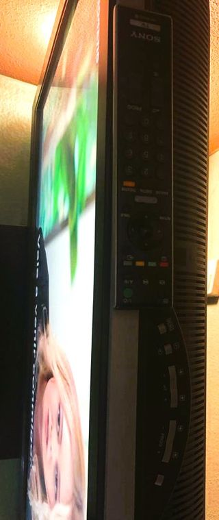 TV SONY Bravia de 40 pulgadas, Full HD, 101 cms.