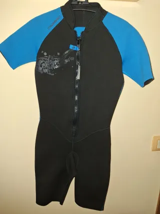 Traje de neopreno corto azul y negro Tribord