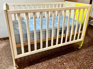 Cuna madera, colchón y protector