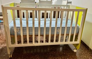 Cuna madera, colchón y protector